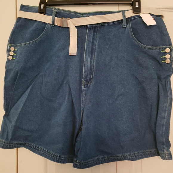 Shorts - Picture 1 of 1